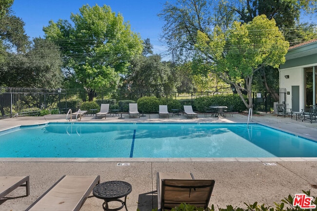 Building Photo - 23665 Park Capri