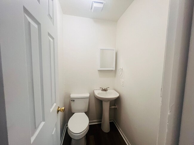 Building Photo - Beautifully Updated 4 Bedroom 1.5 Bathroom Home located Northeast Wichita, KS.