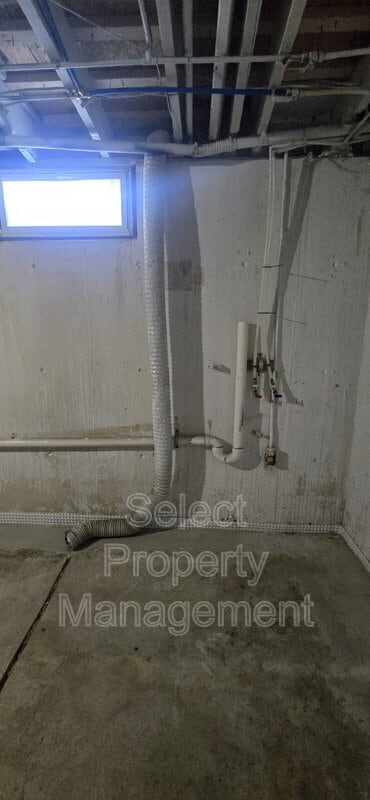 Building Photo - 2327 Deerwood Dr