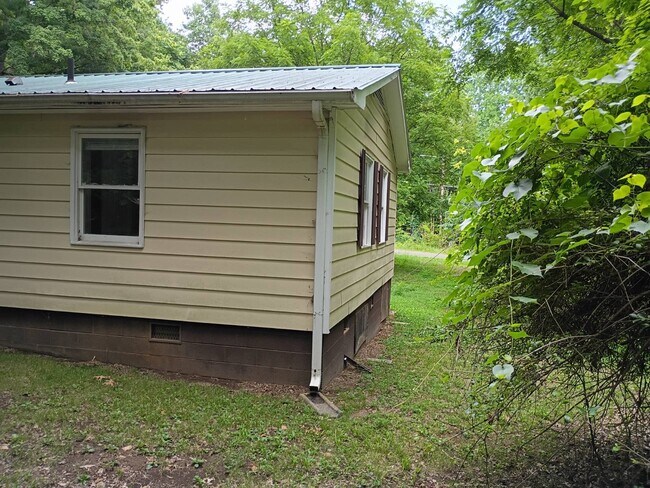 Building Photo - 5323 Eno River Dr