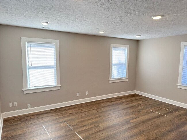 Building Photo - 3 Bedroom Home in Downtown Hamilton