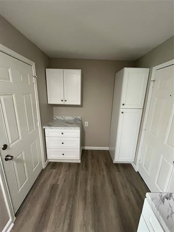 Building Photo - 577 W 6th St