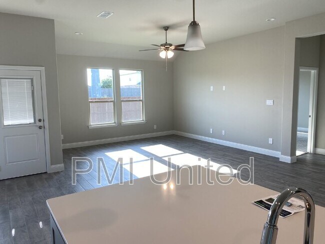 Building Photo - 11525 Nicholson Ln