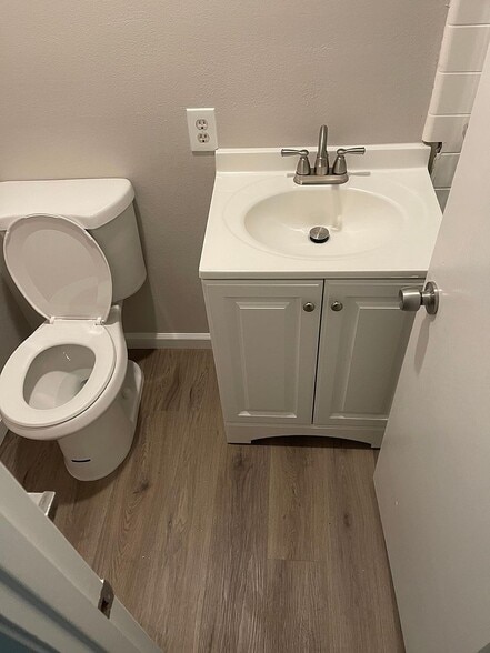 Building Photo - 2600 Jones Rd