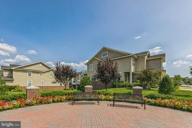 Building Photo - 105 Elton Farm Cir