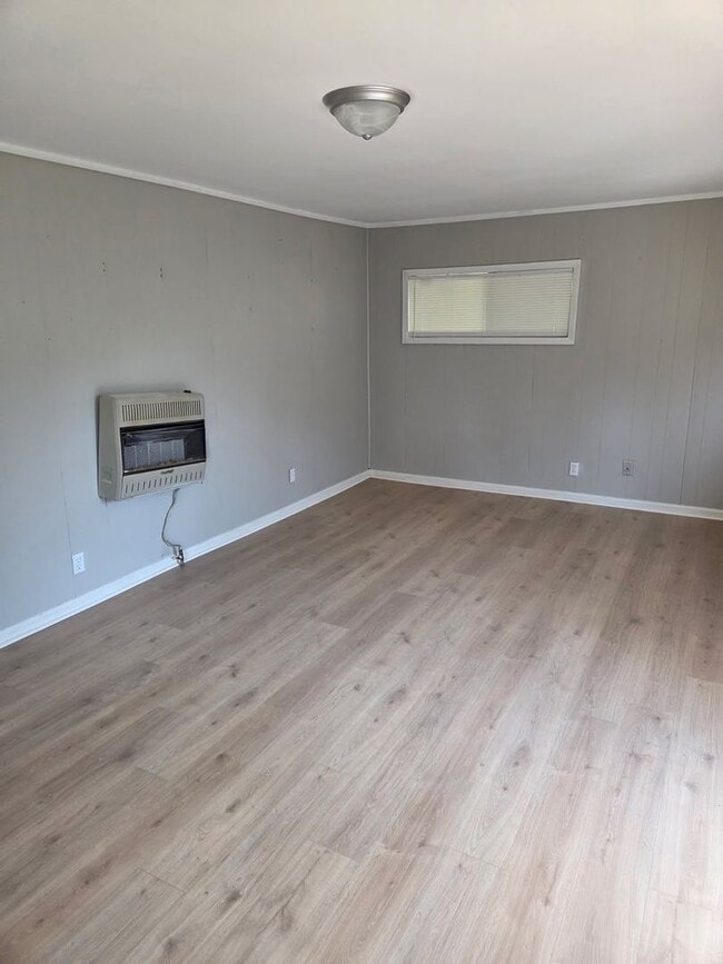 Building Photo - 4 Success Realty is now offering this renovated 4 bedroom 2 bath home. Come and take a look at th...