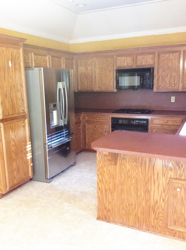 Building Photo - Great 3 bedroom, close to everything