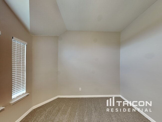 Building Photo - 131 Lake Trail Dr