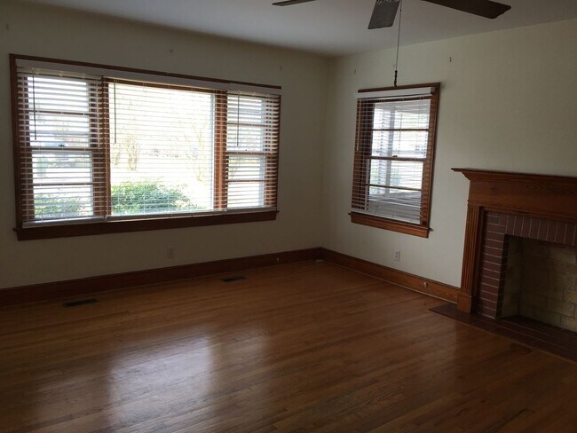 Building Photo - 603 S McNair St