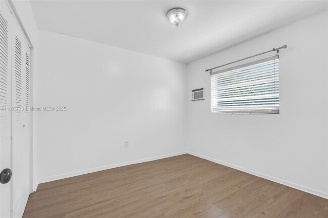 Building Photo - 2809 SW 23rd Terrace