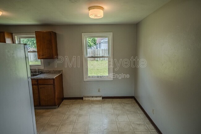 Building Photo - 442 Lamplighter Ln