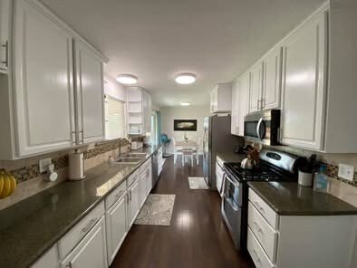 Building Photo - 1147 W 40 S