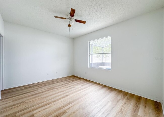 Building Photo - 402 Sunset View Dr