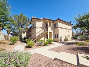 Building Photo - BEAUTIFUL GATED COMMUNITY WITH CLUBHOUSE, COMMUNITY POOL, COMMUNITY SPA, EXERCISE ROOM. FIRST FLO...