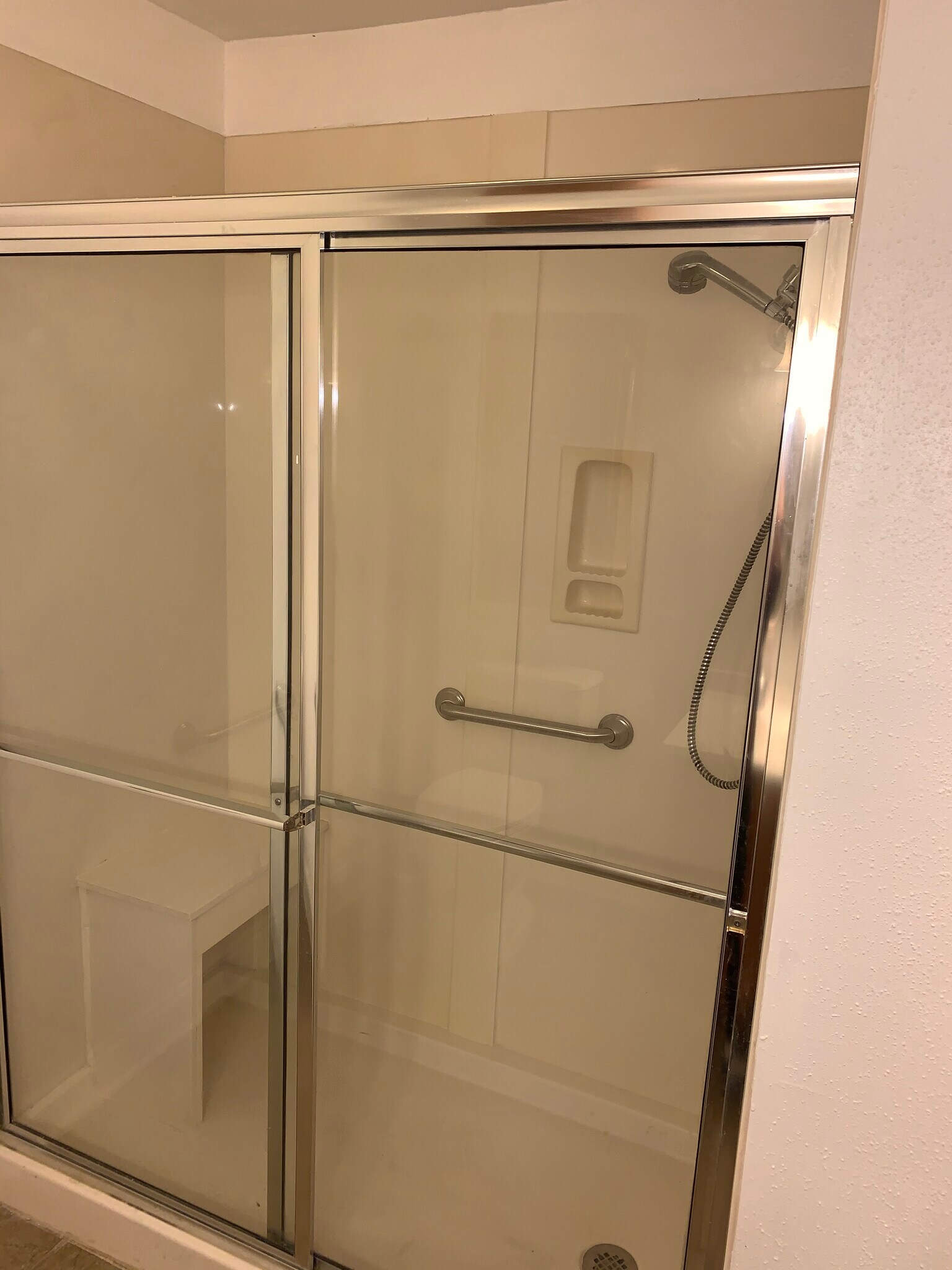 Building Photo - 2330 Edenborn Ave