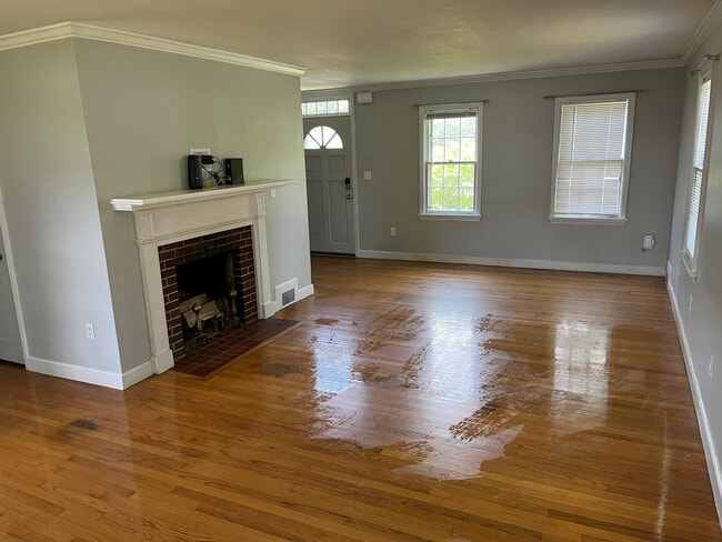 Building Photo - 35 Hastings Ave