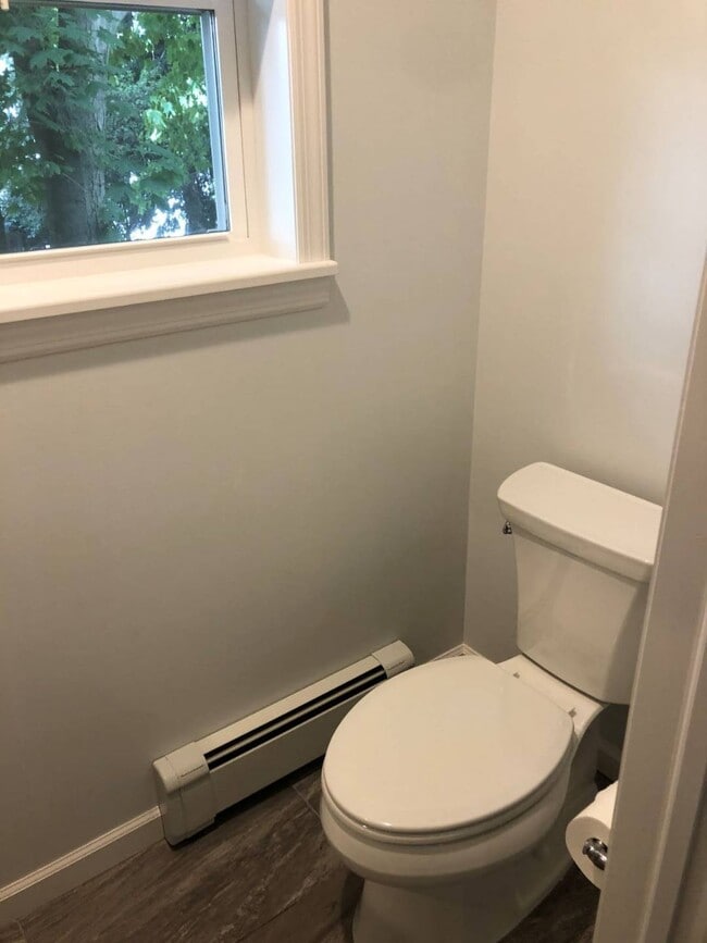 Building Photo - 47 Coles St