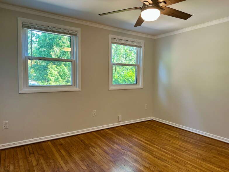 Building Photo - 18709 Ballinger Way NE