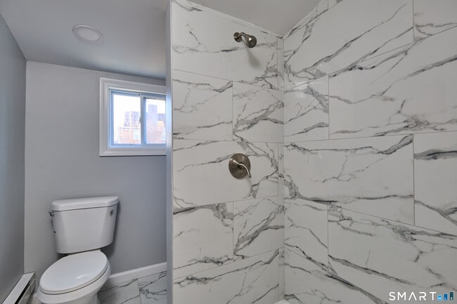 Building Photo - 121 Johnson St