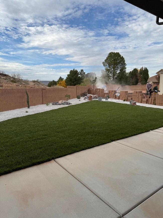 Building Photo - 1593 E Dihedral Dr