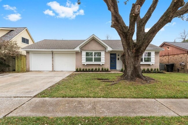 Building Photo - 3306 Crestdale Dr