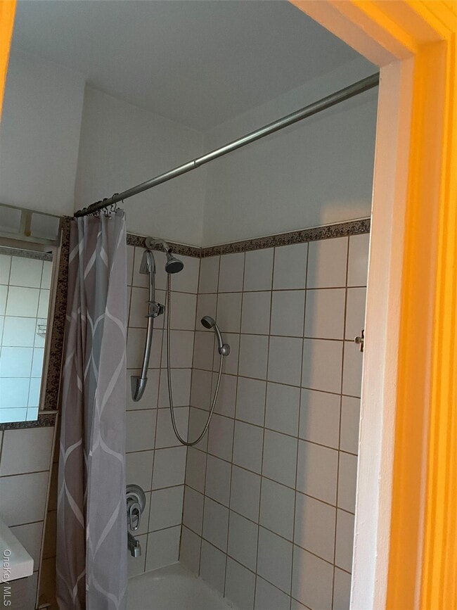 Building Photo - 110-21 73rd Rd