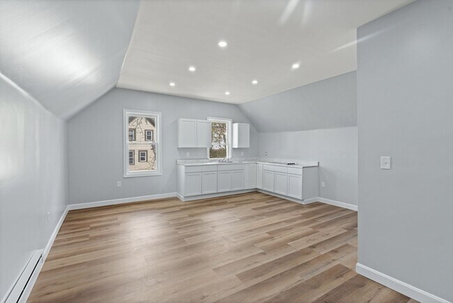 Building Photo - 24 Vinton St