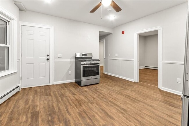 Building Photo - 538 Power Rd