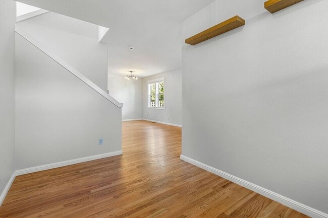 Building Photo - 2529 SE 32nd Ave
