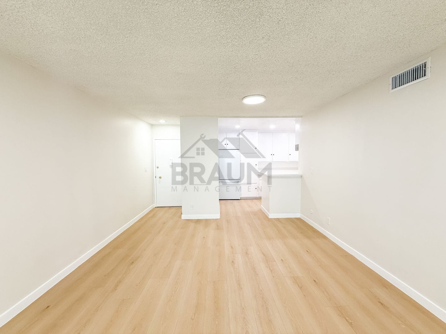 Building Photo - 6039 Whitsett Ave