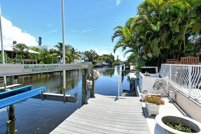 Building Photo - 4931 Oxford Dr