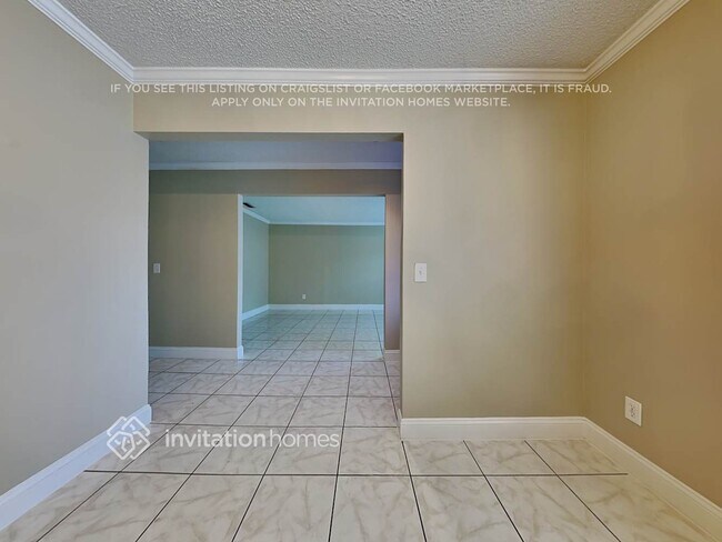 Building Photo - 4037 Eastridge Dr