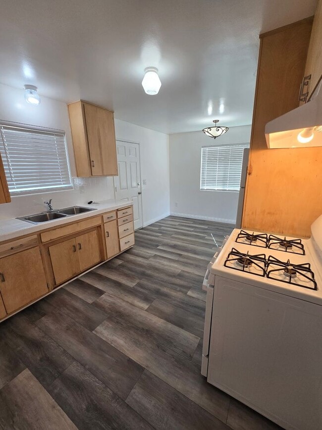 Building Photo - 16109 Spruce St