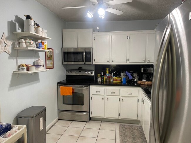 Building Photo - 3123 SW Natura Ave