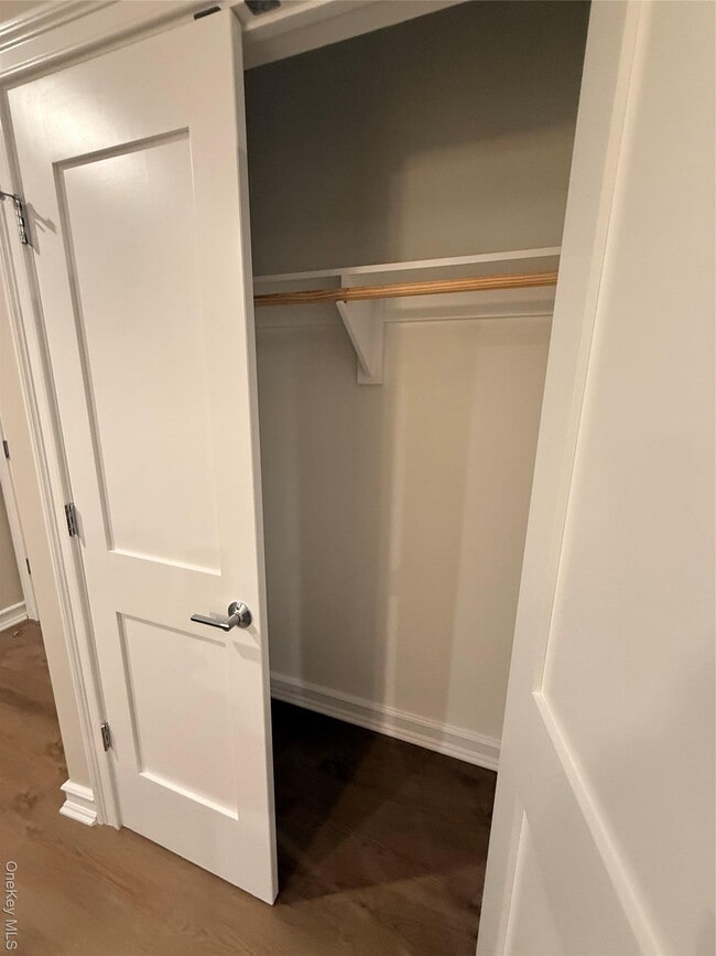 Building Photo - 122 Greenwich Ave