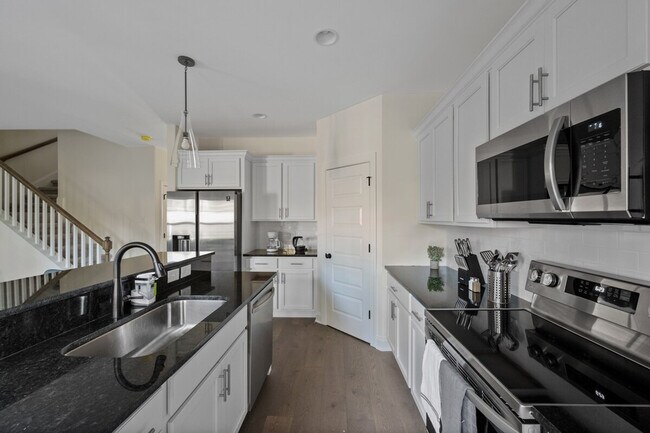 Building Photo - 3319 Old Hickory Blvd