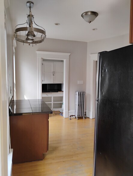 Building Photo - 1411 Girard Ave N