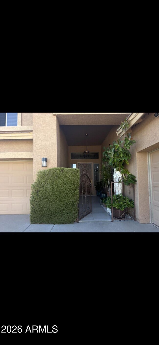 Building Photo - 3928 W Range Mule Dr