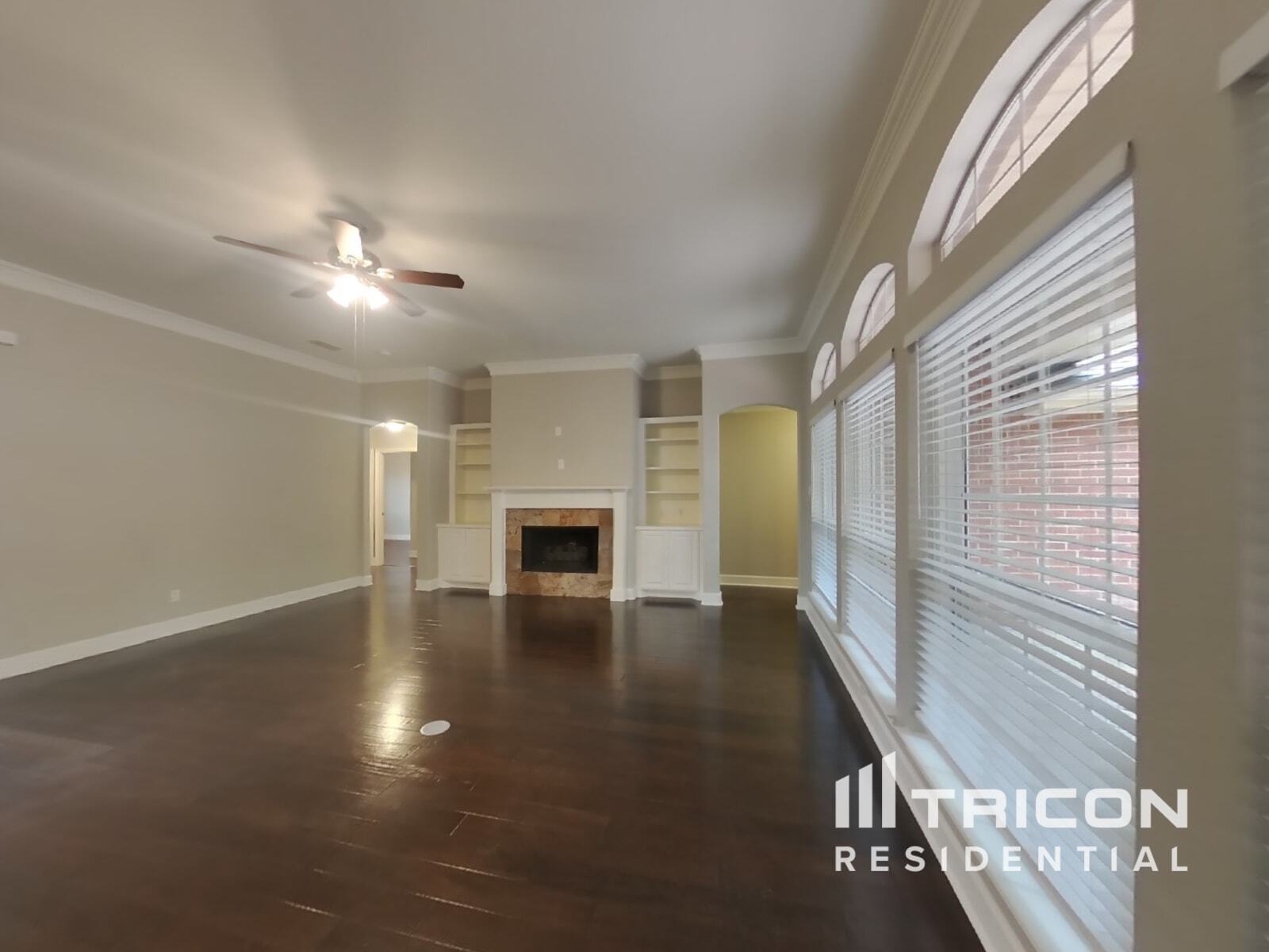 Building Photo - 716 Lakeview Dr