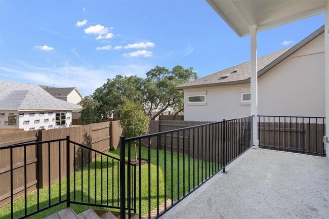 Building Photo - 600 C-Bar Ranch Trl