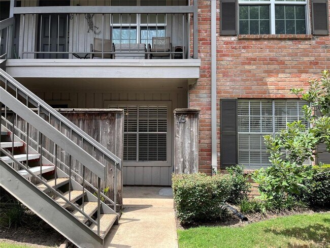 Building Photo - 1223 Augusta Dr