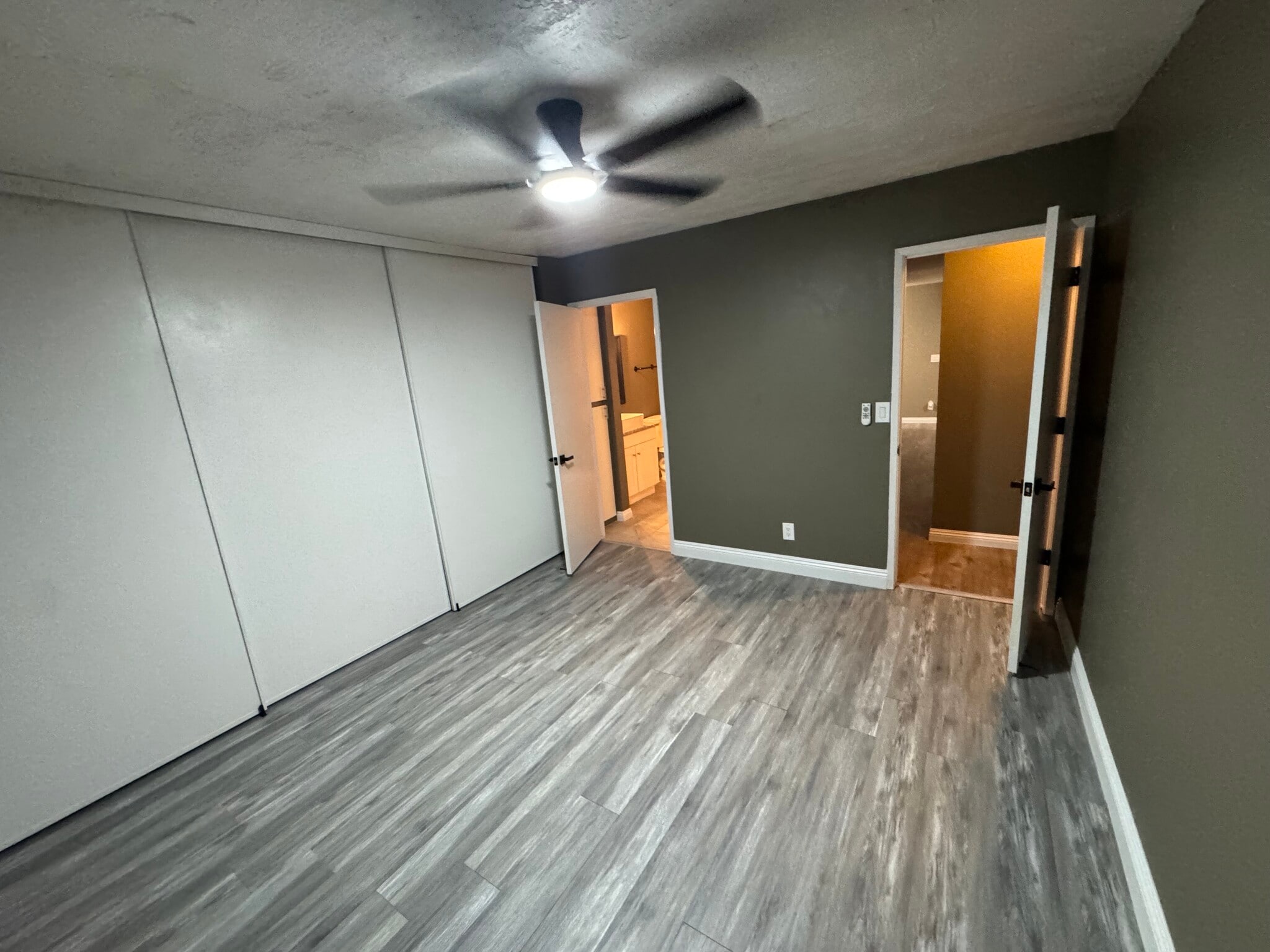 Building Photo - 5060 Village Dr