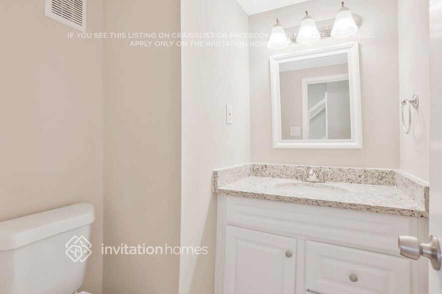 Building Photo - 5066 Stoney Point Ln