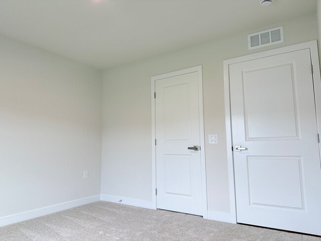 Building Photo - Beautiful New 3BR Milford Home – Community Pool, Gym & Prime Location!