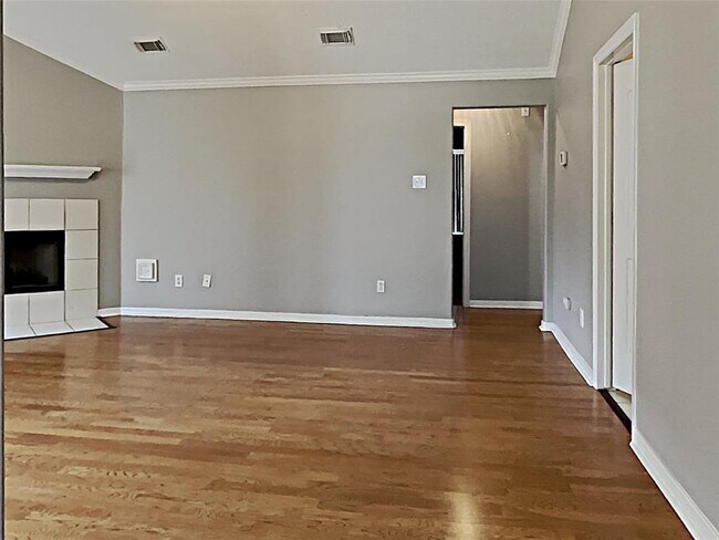 Building Photo - 4830 Edgegate Dr
