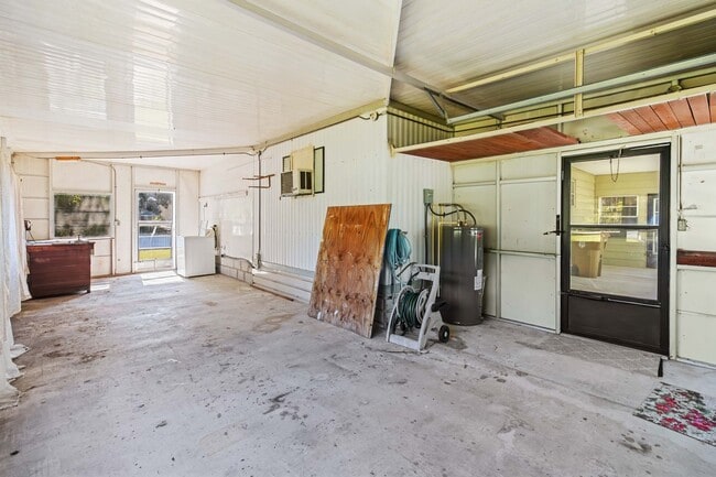 Building Photo - Charming 2BR/2BA Waterfront Home for Rent ...