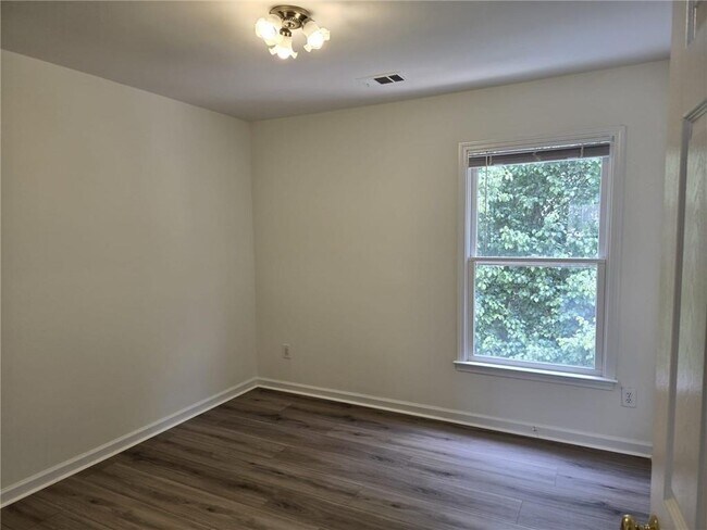 Building Photo - 10845 Glenbarr Dr