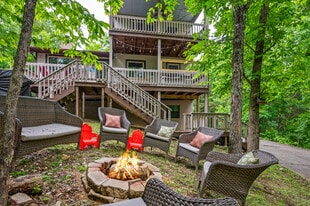 Building Photo - 930 Hideaway Hills Cir