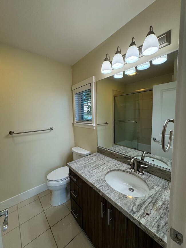 Building Photo - Modern 2 Bed / 1.5 Bath Home w/ Rooftop Deck; Garage w/ EV Outlet
