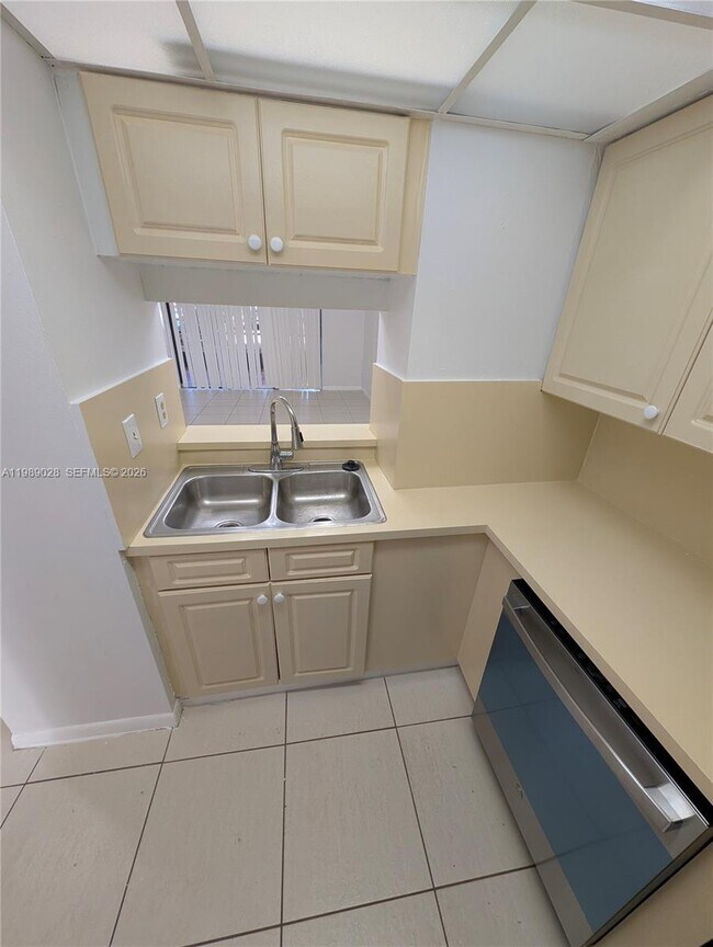 Building Photo - 8305 SW 152nd Ave